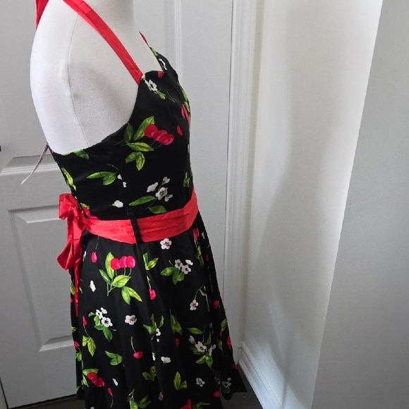 Floral Black and Red Midi Dress - Picture 5 of 6